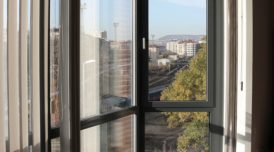 Homlokzatfelújítás, Zsoltudvar Irodaház, Budapest, I. kerület 